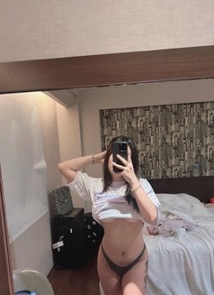 Young Jane - Transsexual escort in Taichung Photo 2 of 5