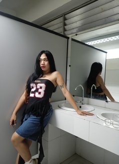 Young & Juicy Ts Sky - Acompañantes transexual in Manila Photo 10 of 10