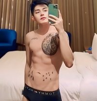 Young Korean Fem Boy Big Dick - Acompañantes masculino in Ajmān