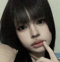 Young Ladyboy Meru 19 - Masajista in Makati City