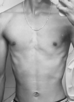 Young man - Male escort in Indore Photo 4 of 5