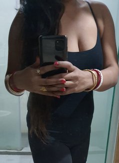 Young Married Cuckold Couple From Noida - companion in Noida Photo 2 of 2