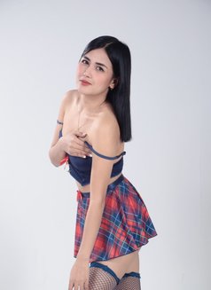 YOUNG MILF STUDENT - escort in Singapore Photo 8 of 11