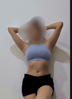 Young Model GFE - escort in Colombo Photo 6 of 7