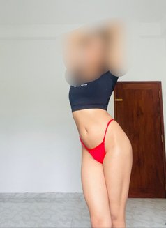 Young Model - escort in Colombo Photo 4 of 5