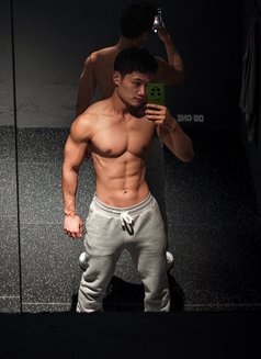 Young Muscular - Male escort in Dubai Photo 2 of 5
