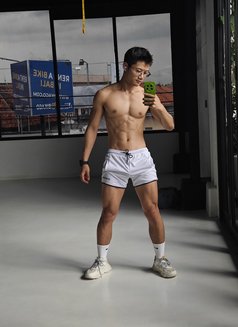 Young Muscular - Male escort in Dubai Photo 4 of 5