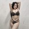 Young Petite Slim - puta in Dubai Photo 2 of 5