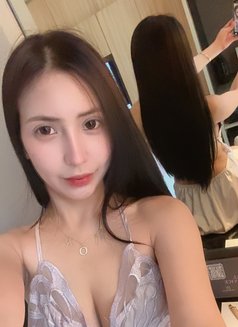 Young pretty chloe - escort in Taipei Photo 4 of 5
