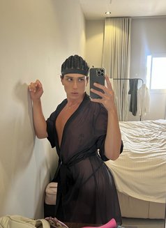 Young Russian New in Riyadh - Transsexual escort in Riyadh Photo 19 of 19