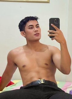 Young Sexy Russ - Acompañantes masculino in Hong Kong Photo 2 of 3