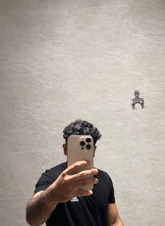 Young Short King, Big Dick - Male escort in Riyadh Photo 2 of 5
