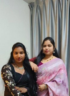 Young Southindian Threesome Girls - puta in Dubai Photo 1 of 10