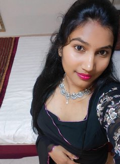 Young Southindian Threesome Girls - puta in Dubai Photo 3 of 10