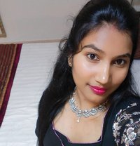 Young Southindian Threesome Girls - puta in Dubai