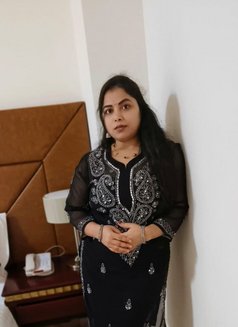 Young Southindian Threesome Girls - puta in Dubai Photo 4 of 10
