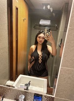 Young student just arrived (independent) - escort in Macao Photo 18 of 18