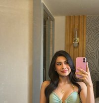 YOUNG TS - Transsexual escort in Singapore Photo 12 of 16