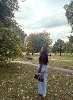 YOUNG TS - Acompañantes transexual in Singapore Photo 16 of 16