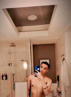 Young Twink Guy - Acompañantes masculino in Manila Photo 5 of 10