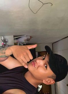 Youngbaranew - Male escort in Jakarta Photo 2 of 3