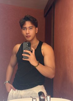 Youngboy.mb - Male escort in Hong Kong Photo 3 of 11