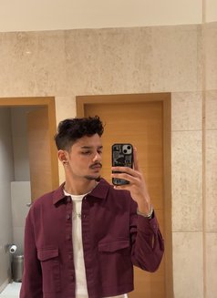 Youngbull - Male escort in New Delhi Photo 4 of 7