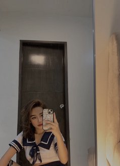 Youngest chanel - escort in Manila Photo 5 of 8