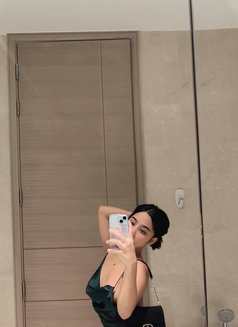 Youngest chanel - escort in Manila Photo 7 of 8