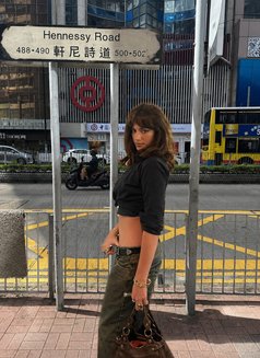 Your Babe Asunta - puta in Tokyo Photo 1 of 3