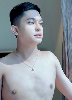 Your Baby Boy Is Here ! - Male escort in Singapore Photo 1 of 4