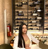 Hiraya manawari - Transsexual escort in Davos