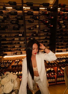 Hiraya manawari - Transsexual escort in Davos Photo 4 of 7