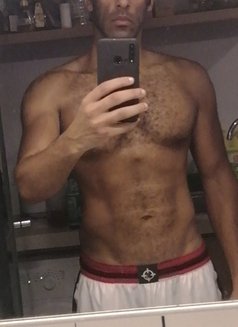 Your Gentleman - Male escort in Guangzhou Photo 1 of 3