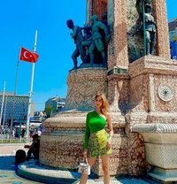 Paloma ready to serve u - puta in Macao