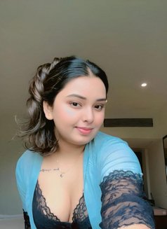 Your Independent Indian Descent - puta in Mumbai Photo 1 of 9