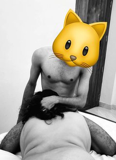 Hard hitter on bed - Male adult performer in Hyderabad Photo 3 of 10