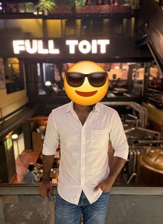 Your Mature, Discreet Companion - Male escort in Bangalore Photo 3 of 4