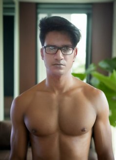 YOUR MIDNIGHT LOVER & SENSUAL COMPANION - Acompañantes masculino in Kolkata Photo 7 of 21