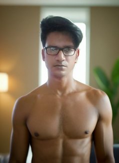 YOUR MIDNIGHT LOVER & SENSUAL COMPANION - Acompañantes masculino in Kolkata Photo 9 of 21