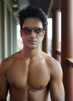 YOUR MIDNIGHT LOVER & SENSUAL COMPANION - Acompañantes masculino in Kolkata Photo 20 of 21