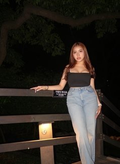 your newest girlfriend here, Kate - escort in Taipei Photo 2 of 19