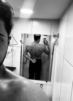 Your Rahul - Male escort in New Delhi Photo 2 of 4