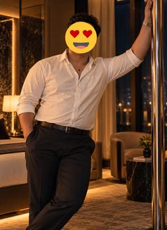 Your Safe Little Escape 🤫 - Acompañantes masculino in New Delhi Photo 4 of 5