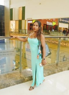 I am in Kashmir - Transsexual escort in Mumbai Photo 9 of 15