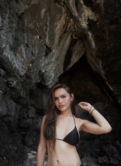 Versa Dreamy Lady Boy - Transsexual escort in Dubai Photo 2 of 6