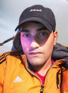 Yours, Akash - Male escort in Mumbai Photo 4 of 4