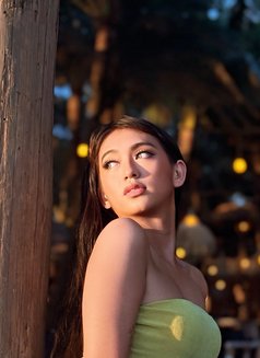 QUEEN OF MODEL SERVICE - Transsexual escort in Bali Photo 6 of 10