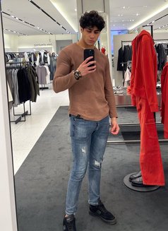 Yousef - Acompañantes masculino in Muscat Photo 15 of 15