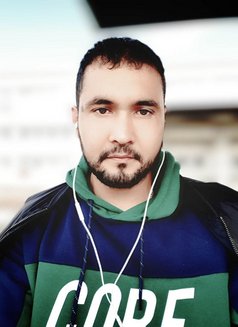 Yousuf - Male escort in Heidelberg Photo 2 of 3